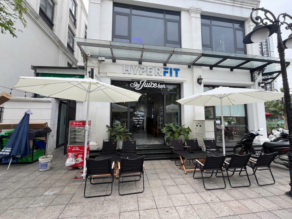 Dù đứng tâm tròn 3m màu trắng che nắng quán cafe