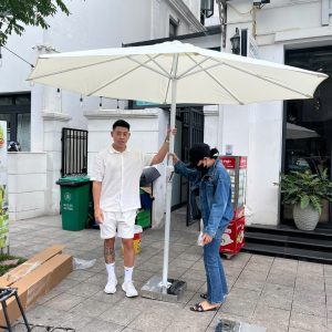 Dù đứng tâm tròn 3m màu trắng che nắng quán cafe