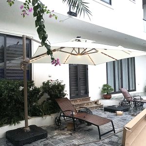 Ô dù lệch tâm vuông 3m có đèn Led che nắng hồ bơi