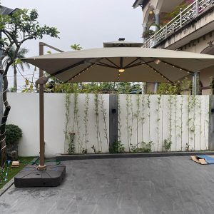 Ô dù lệch tâm vuông 3m có đèn Led che nắng quán cafe