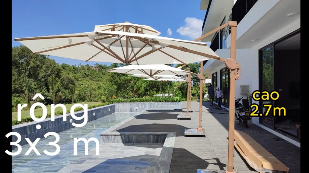 Dù lệch tâm tròn 3m xoay 360 độ màu trắng che nắng quán cafe Dù lệch tâm tròn 3m xoay 360 độ màu trắng che nắng quán cafe