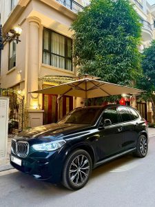 Dù lệch tâm vuông 3m xoay 360 độ màu be che nắng ô tô