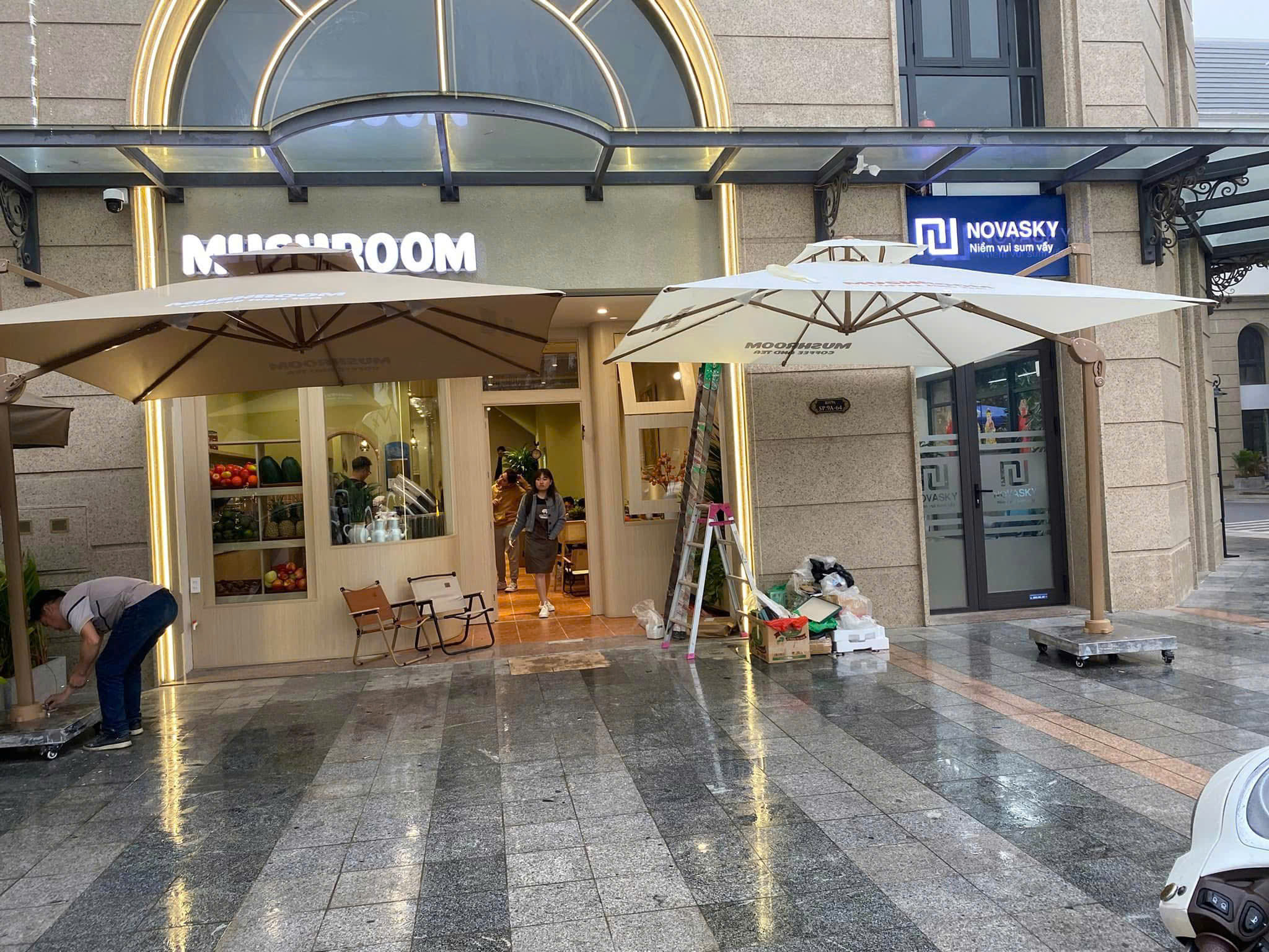 Dù lệch tâm vuông 3m xoay 360 độ màu trắng che nắng quán cafe Dù lệch tâm vuông 3m xoay 360 độ màu trắng che nắng quán cafe