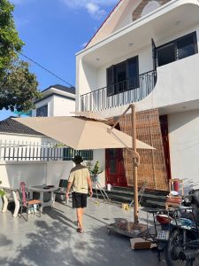 Dù che nắng lệch tâm vuông 3m nghiêng xoay 360 độ ở Quảng Ninh