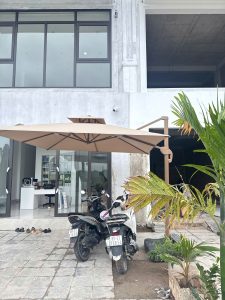 Dù che nắng lệch tâm che quán cafe ở Lào Cai Dù che nắng lệch tâm che quán cafe ở Lào Cai