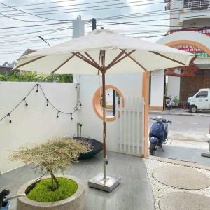 Dù chính tâm tròn 3m thân gỗ che nắng quán cafe
